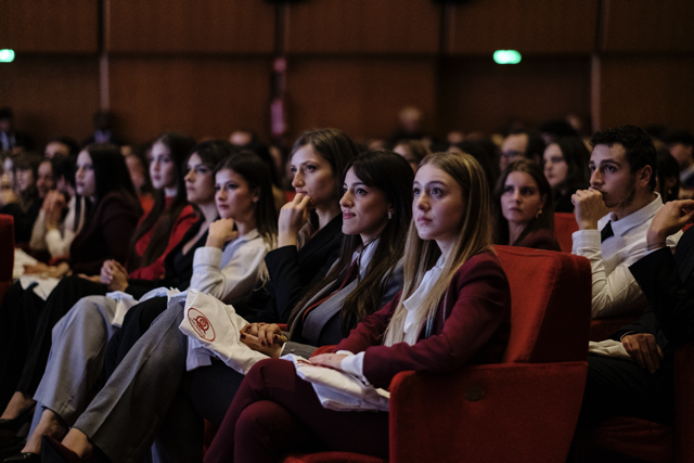 24unicamillus_whitecoat_ceremony_camicibianchi_auditorium_ennio-morricone_2025