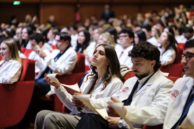 33unicamillus_whitecoat_ceremony_camicibianchi_auditorium_ennio-morricone_2025